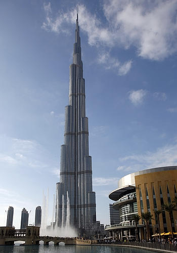 Emirates%20Dubai%20World%20Tallest%20Building124435–350×500.jpg