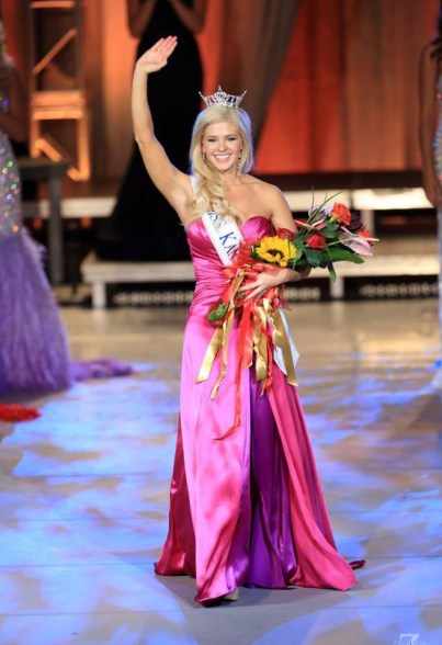 Miss Kansas Theresa Vail