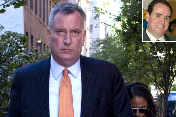 Bill de Blasio took some heat from Spanish radio host Ino Gomez over his Cuban honeymoon.