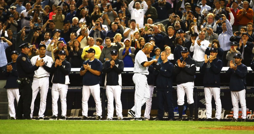 Mariano Rivera gets saluted by fans and teammates on way back to dugout