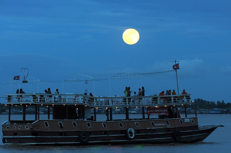 Mekong river in front of the royal palace in Phnom Penh, Cambodia