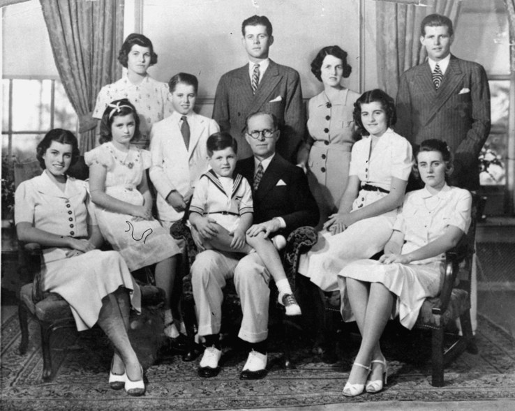 Rosemary, Robert, John, Mrs. Kennedy, and Joseph, Jr.