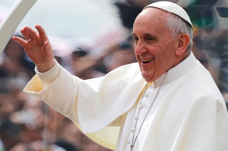 Pope Francis calls to console pregnant single woman