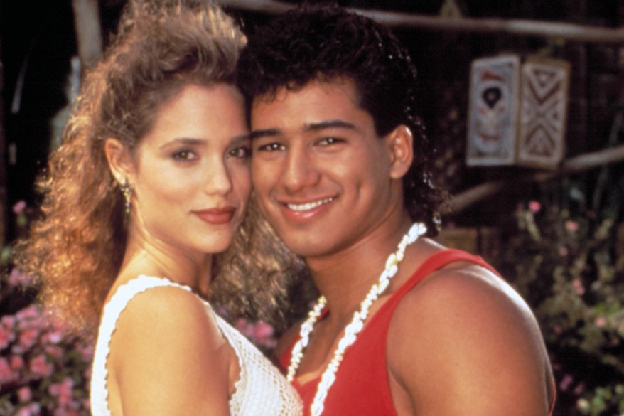 SAVED BY THE BELL: HAWAIIAN STYLE, Elizabeth Berkley, Mario Lopez, 1992