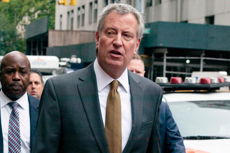 Mayor Bill de Blasio arrives for jury duty at Manhattan Criminal Court.