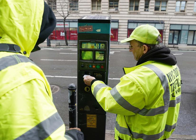 City parking meters won't read credit cards due to Y2K-like glitch