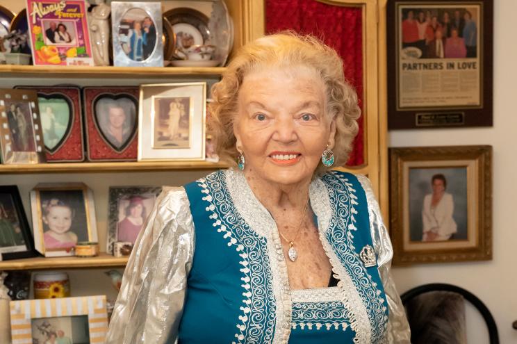 Lena Goren, 90 who is a Holocaust survivor is receiving food from the Met Council