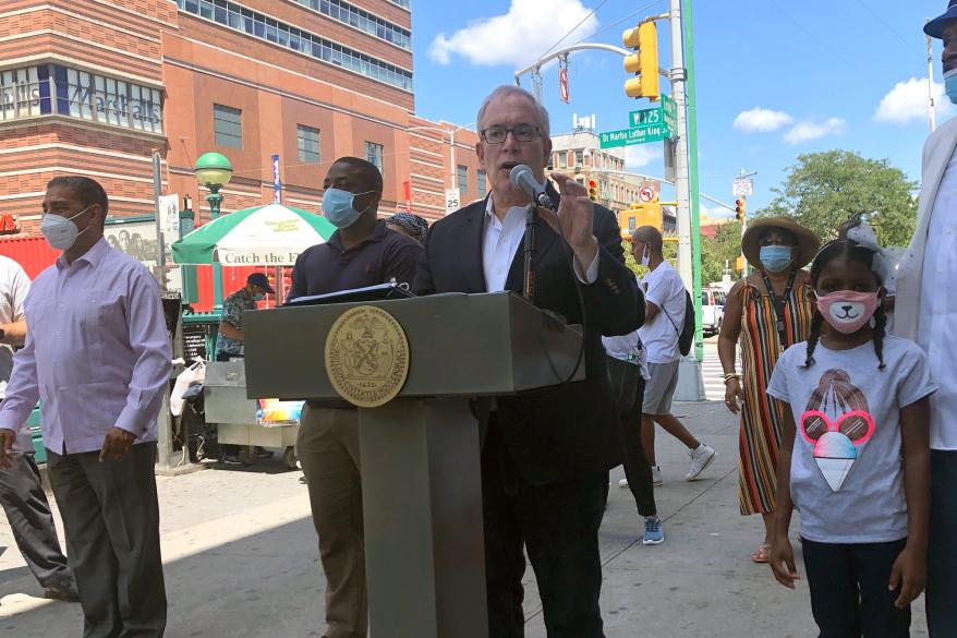 Scott Stringer gives a press conference at 125 and Lenox Ave in Harlem about fixing the city's trash problem.