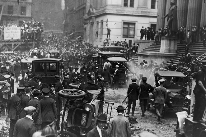 Crowd gathered following the explosion on Wall St. on September 16, 1920.