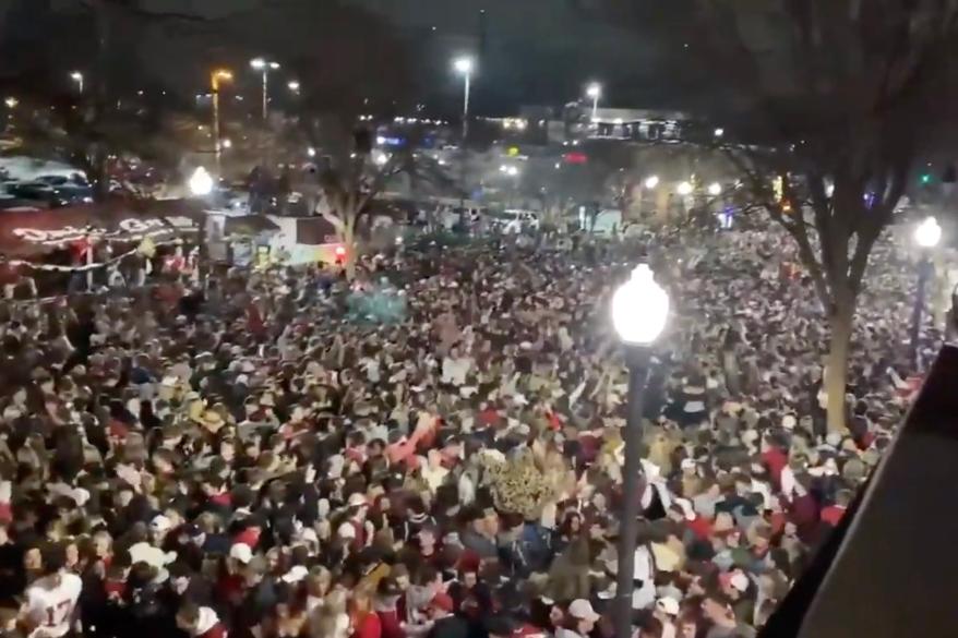 Thousands of fans filled the streets of Tuscaloosa yesterday after Alabama won the national championship game.