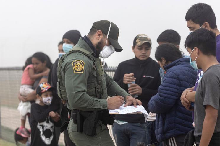 U.S. Customs and Border Protection stopped 178,622 illegal immigrants from entering the border last April, a 21-year high since 2000.