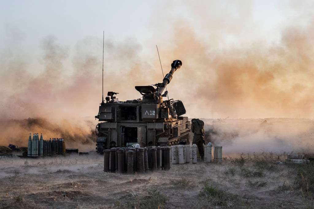 An Isreali artillery unit firing towards the Gaza Strip on May 19, 2021.