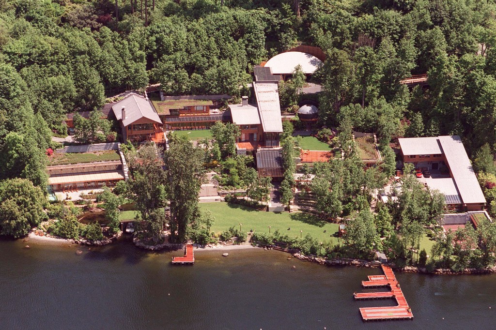 Microsoft founder Bill Gates'' home lines the banks of Lake Washington