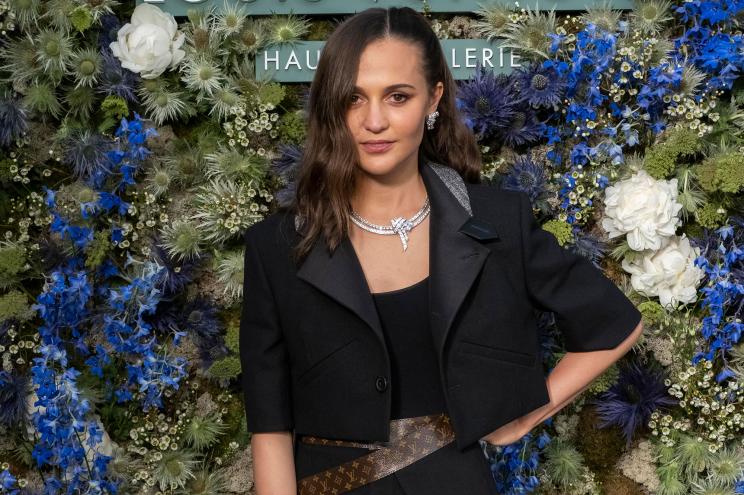 Swedish actress Alicia Vikander is set to speak every language on this planet in the new film, “Blue Bayou”.