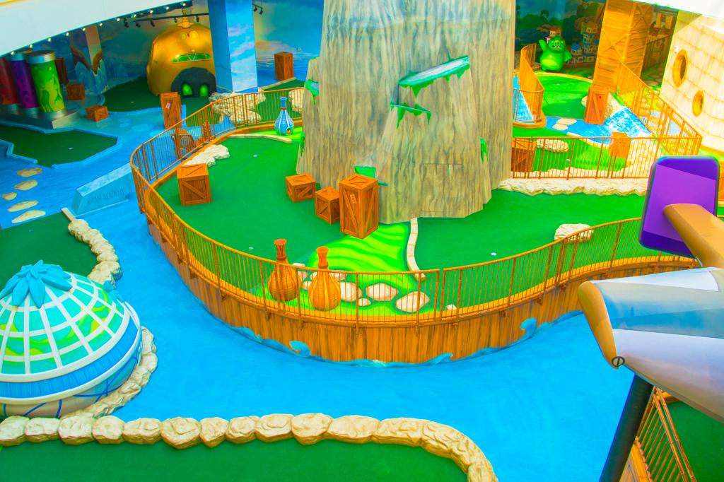 American Dream's hyper-realistic video game-like golf course has 18 themed holes.