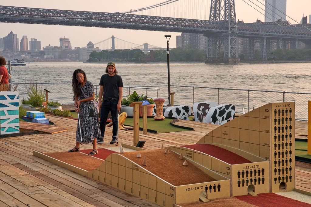 This climate change themed golf course on the Williamsburg waterfront offers views of the city skyline.