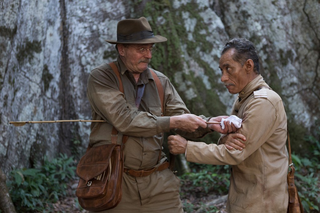 Photo showing Aidan Quinn and Chico Diaz as Teddy Roosevelt and Candido Rondon in the Amazon jungle.