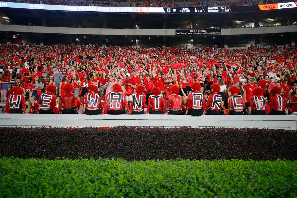 Georgia Bulldogs fans show their support for recruiting Arch Manning 