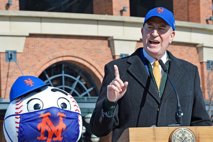 Mayor Bill de Blasio is the first mayor in 100 years who didn't celebrate a single championship by any of city's major sports teams.