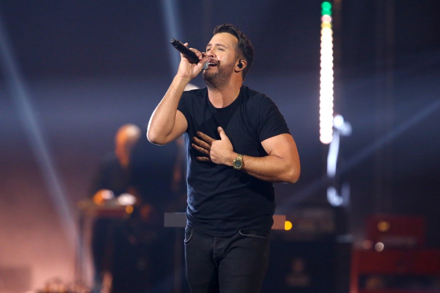 Host Luke Bryan also stunned the audience with his own voice.