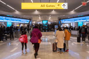 More than 250 flights scheduled to depart on Sunday had already been canceled, as nearly one thousand flights domestic and international flights with one leg in the US were shelved Saturday.