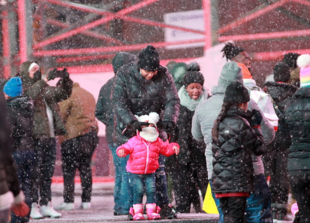 The wintry mix could bring more "unpleasant" conditions at the metro area.