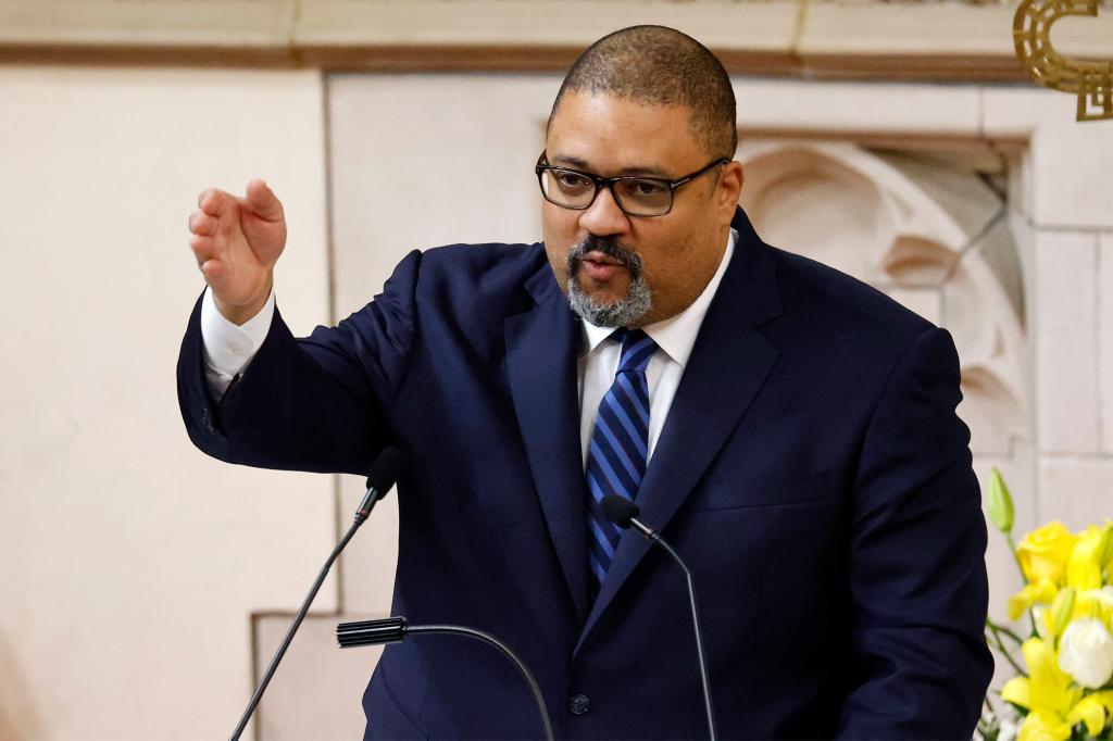 Manhattan DA Alvin Bragg spoke at Abyssinian Baptist Church, calling the past two weeks "challenging."