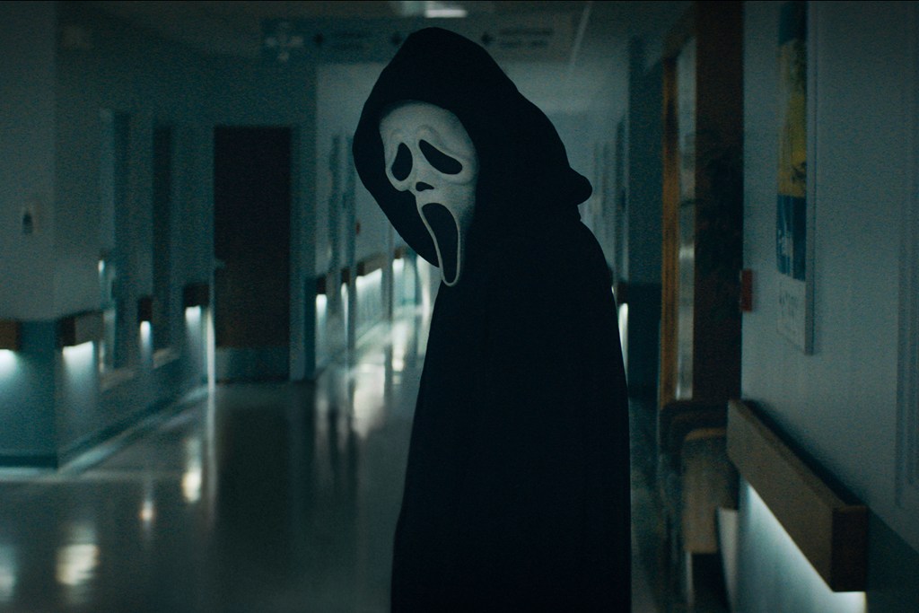 Ghostface in a scene from "Scream."