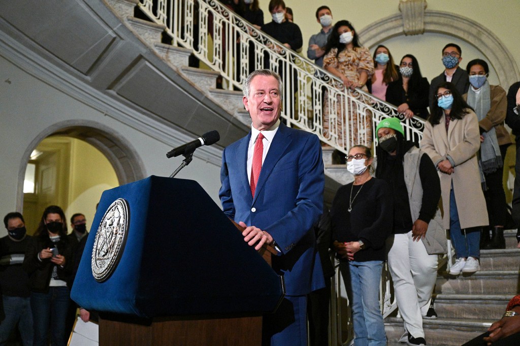 Bill de Blasio speaks at City Hall