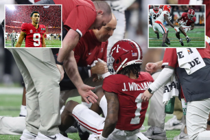 Alabama's offense stalled after Jameson Williams exited with a non-contact knee injury.