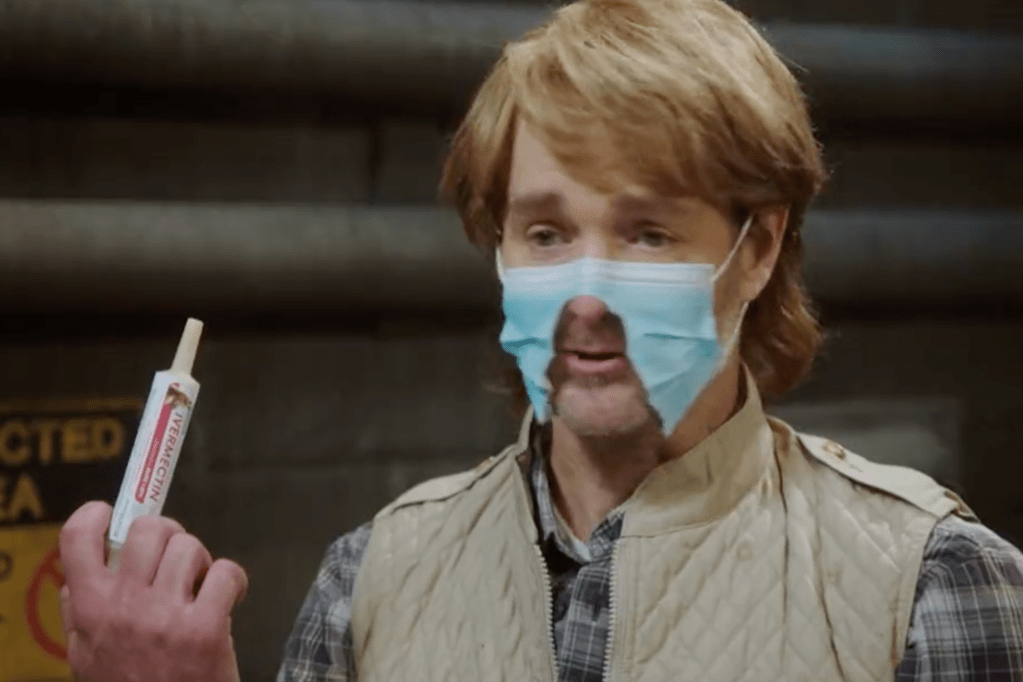 Will Forte, a former cast member for Saturday Night Live, returned to the show by showing a familiar face in his role of MacGruber.