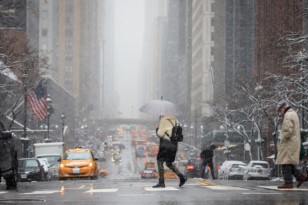 Snow will begin falling in the New York area around 7 p.m. on January 16, 2022.