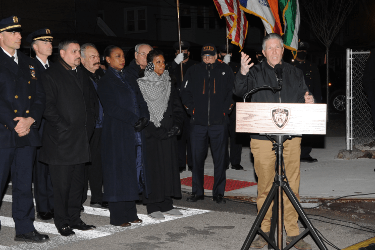 A midnight ceremony to honor Edward Byrne took place on the corner of 107th Ave. and Inwood St., steps away from where he was fatally shot on Feb. 26, 1988.