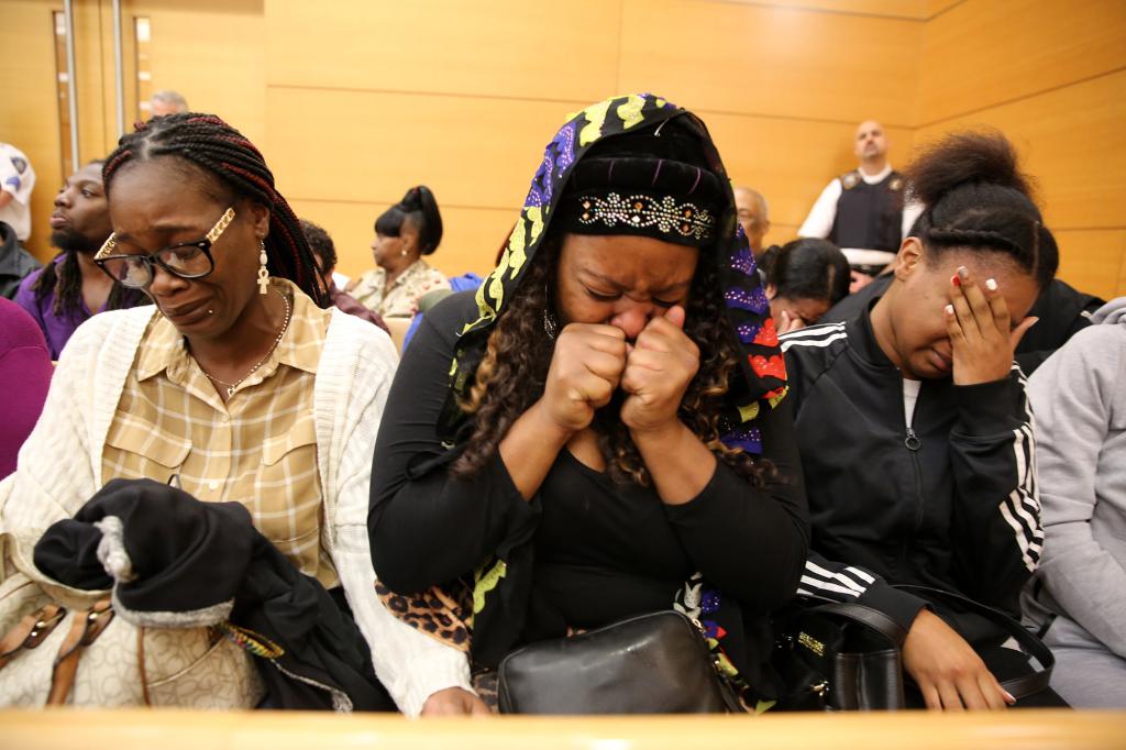 Delrawn Small's family members responding to Isaacs' acquittal in court on November 6, 2017.