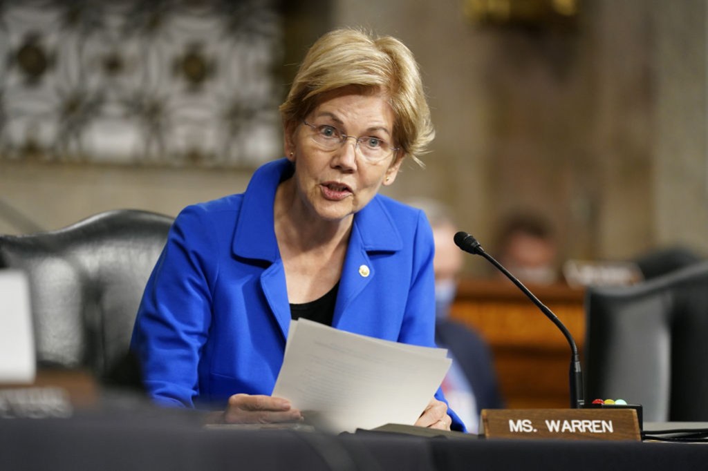 Sen. Elizabeth Warren is working with Sen. Steve Daines on a stock trading ban bill.