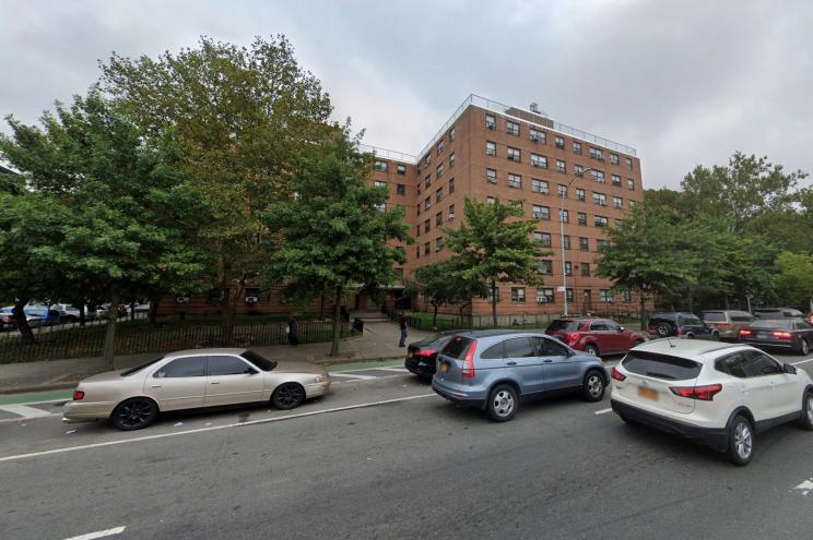 GV of NYCHA complex on East 112th Street and First Avenue