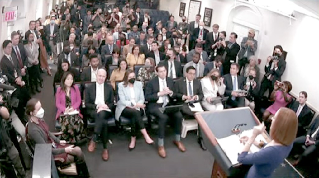 The crowded room during Psaki's final briefing.