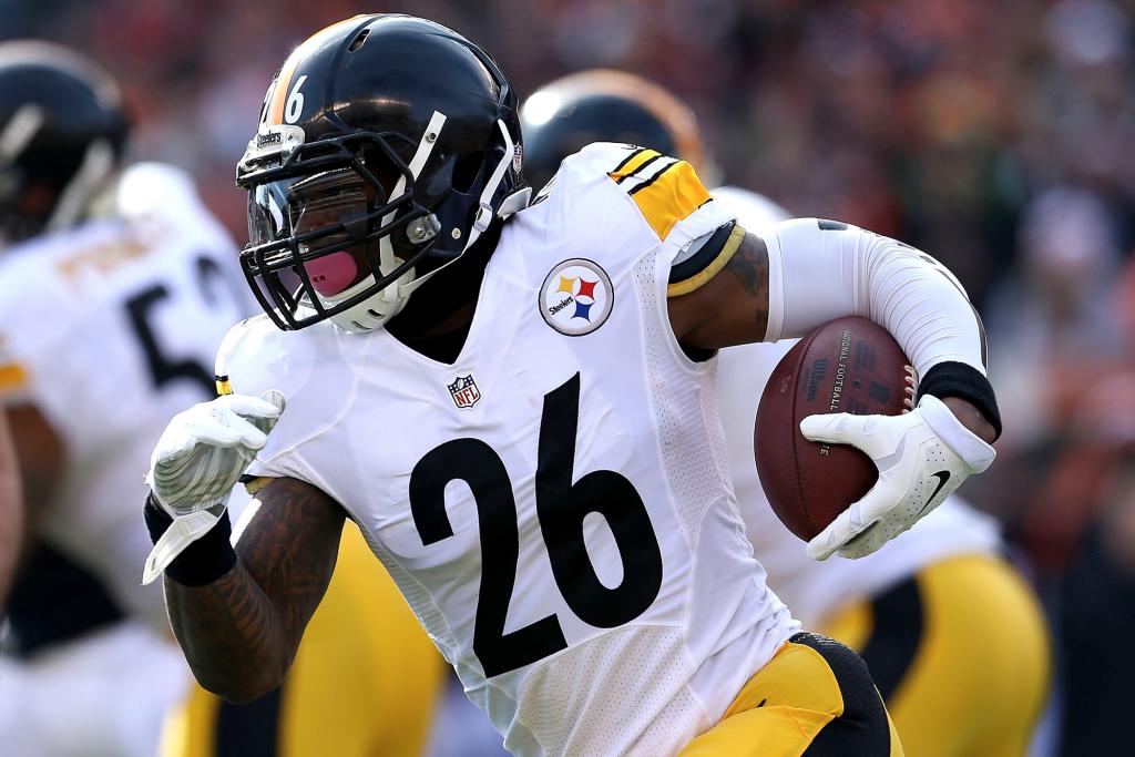 Le'Veon Bell started his NFL career with the Steelers.