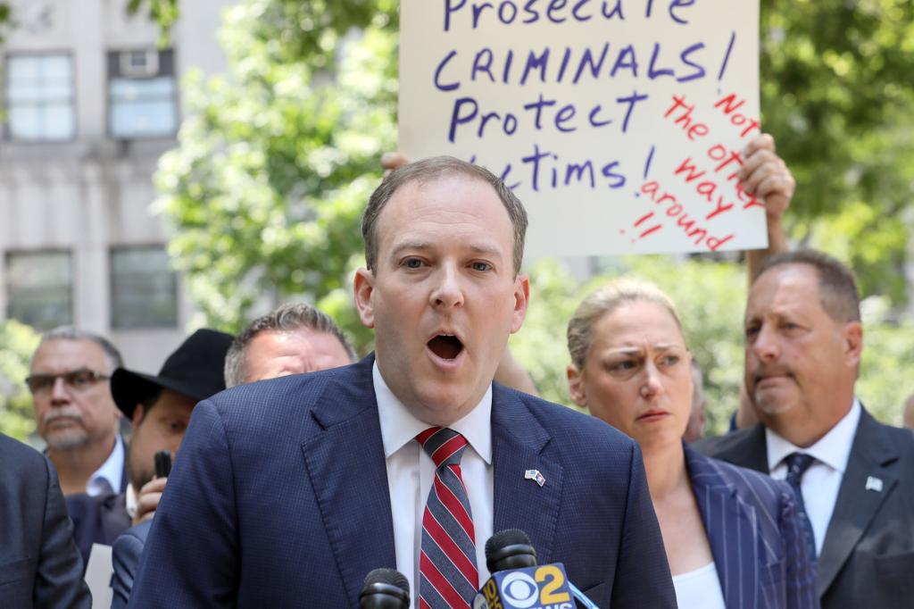 Zeldin claimed that he will not be using it at the same frequency as Hochul.