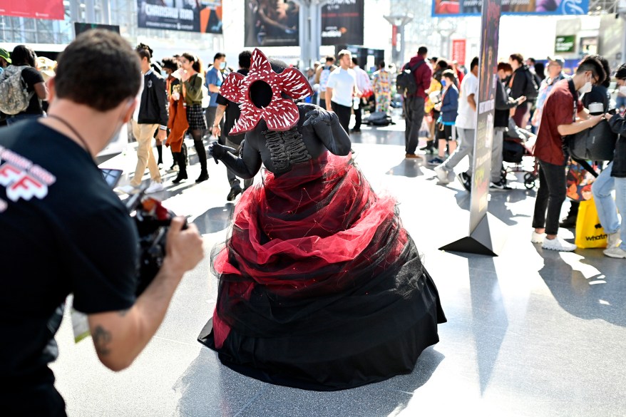 A demogorgon cosplayer