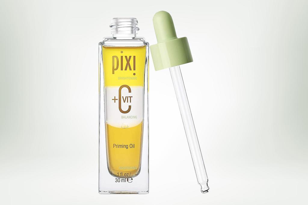 Close up of Pixi +C Vit Priming Oil