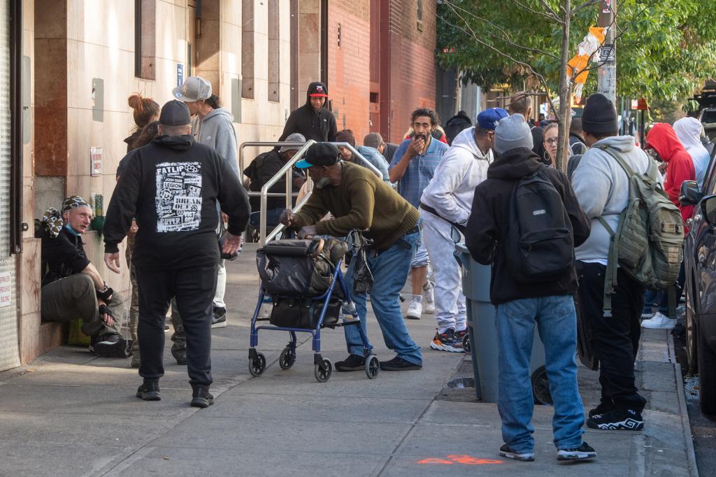 A picture of people outside Onpoint Harm reduction center.