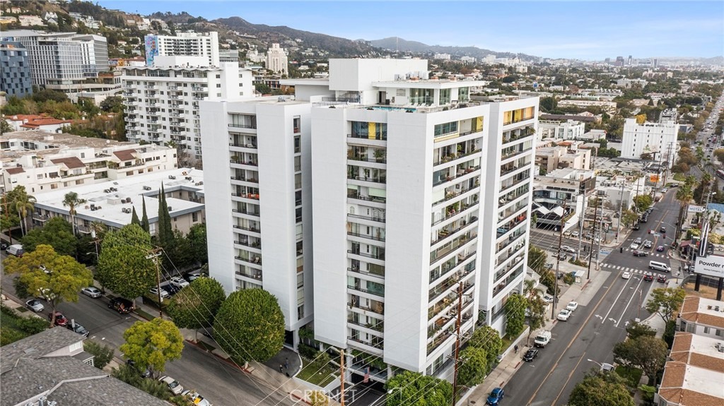 The luxury building has a concierge, a doorman and security service. 