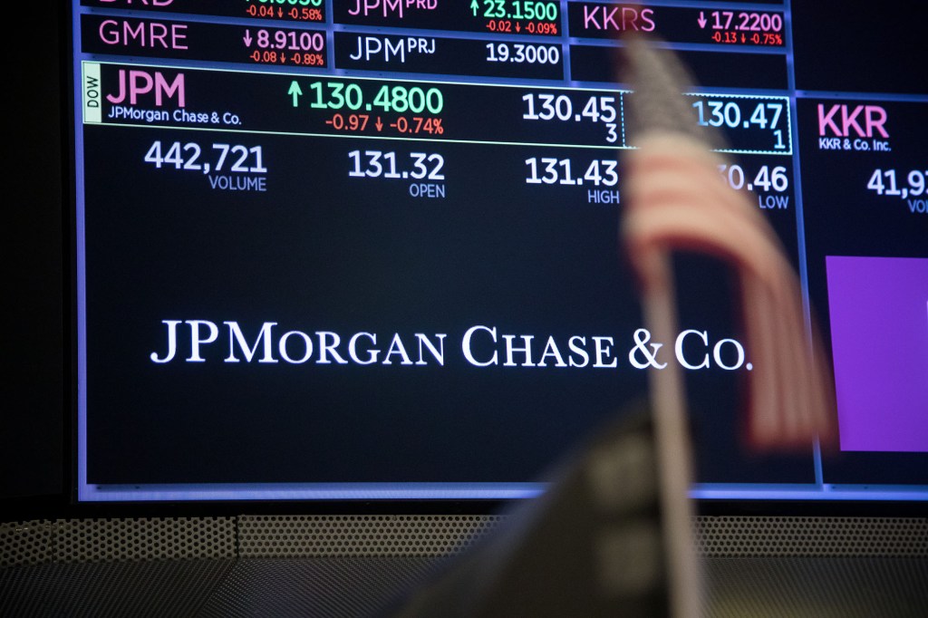 JPMorgan, Bank of America and Citi are planning to cut bonus pools as much as 30%.