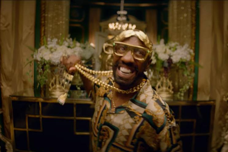 JB Smoove appears in an advertisement for Caesars Sportsbook.