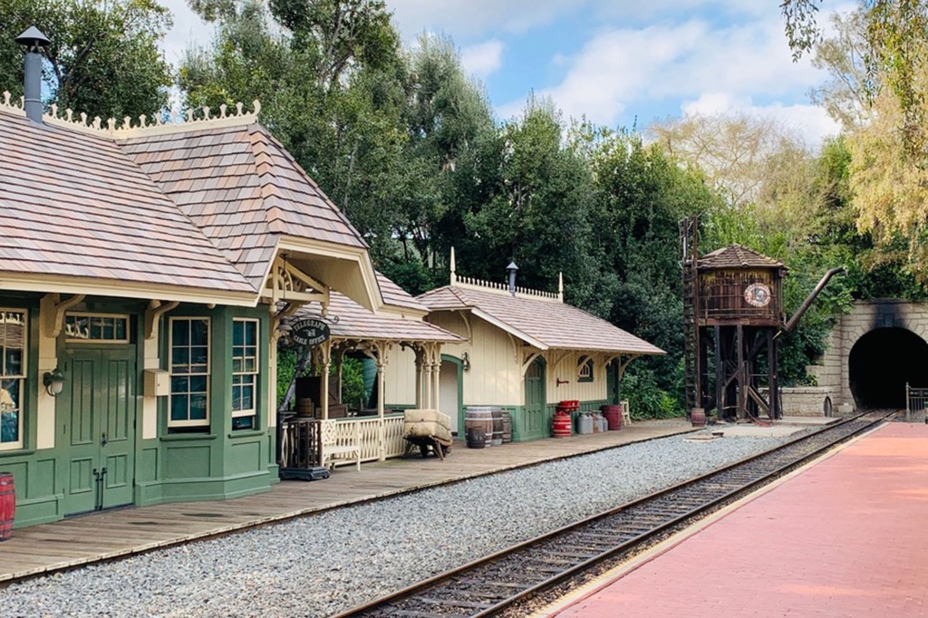 Fire Breaks Out Overnight at Disneyland, Reportedly Damages New Orleans Square Train Station