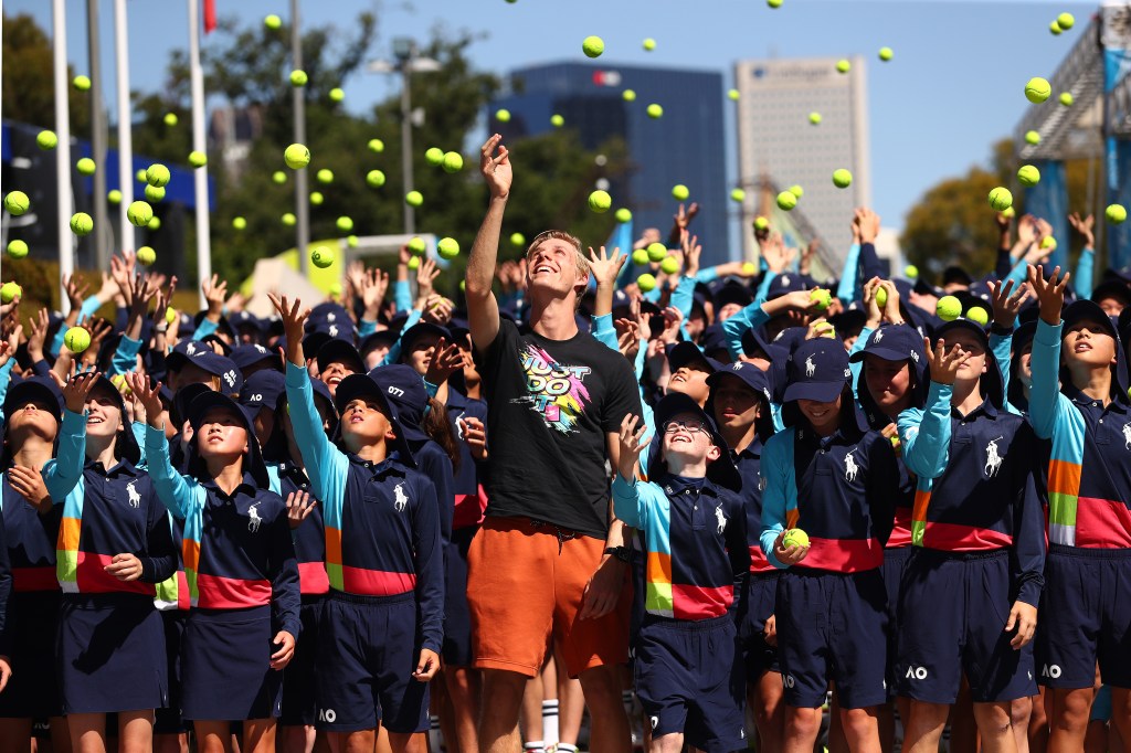 Denis Shapovalov and the 2023 Australian Open ballkids.