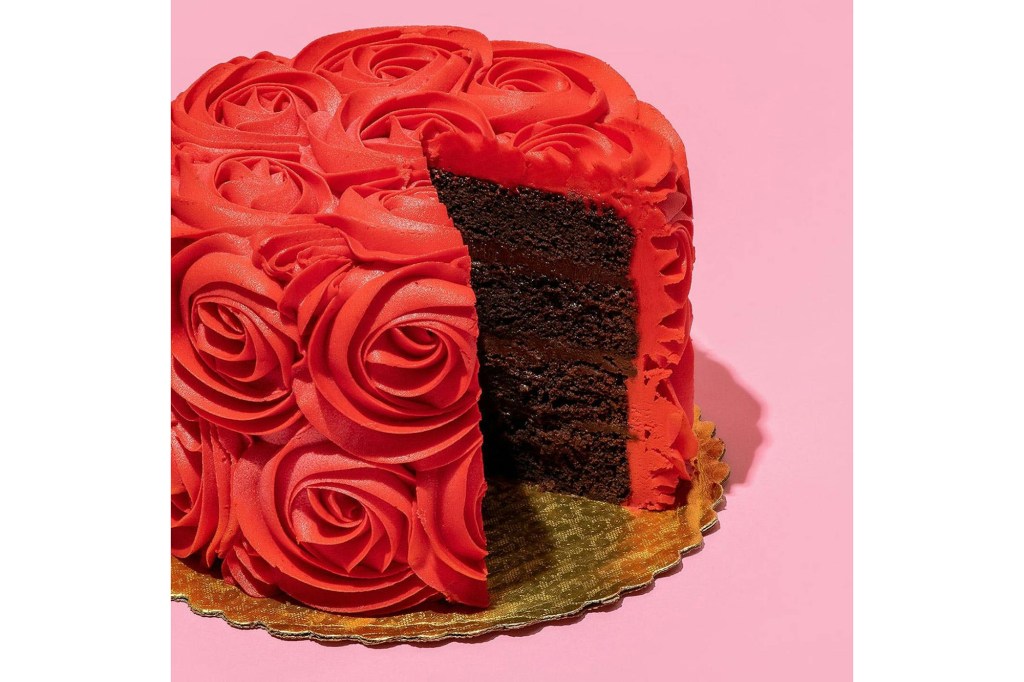 red rose cake