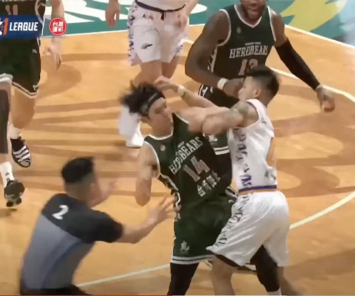 Dwight Howard was one of 12 players ejected in a T1 league game between his Taoyuan Leopards and the TaiwanBeer HeroBears in Taiwan on Feb. 19, 2023.