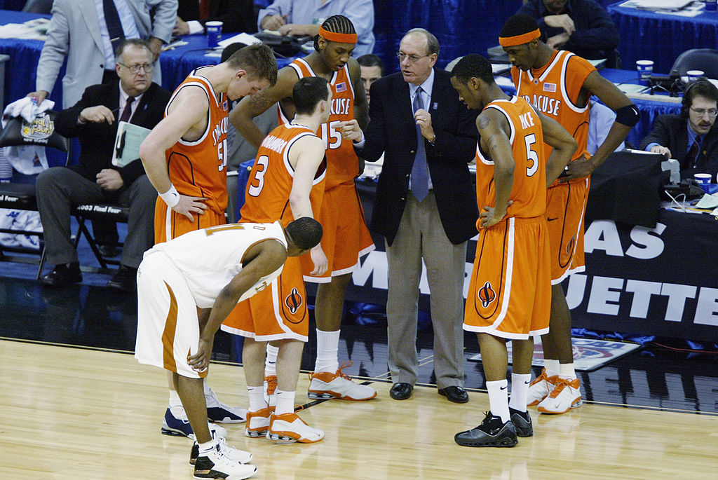 Jim Boeheim talks to 2003 Syracuse team including Carmelo Anthony.